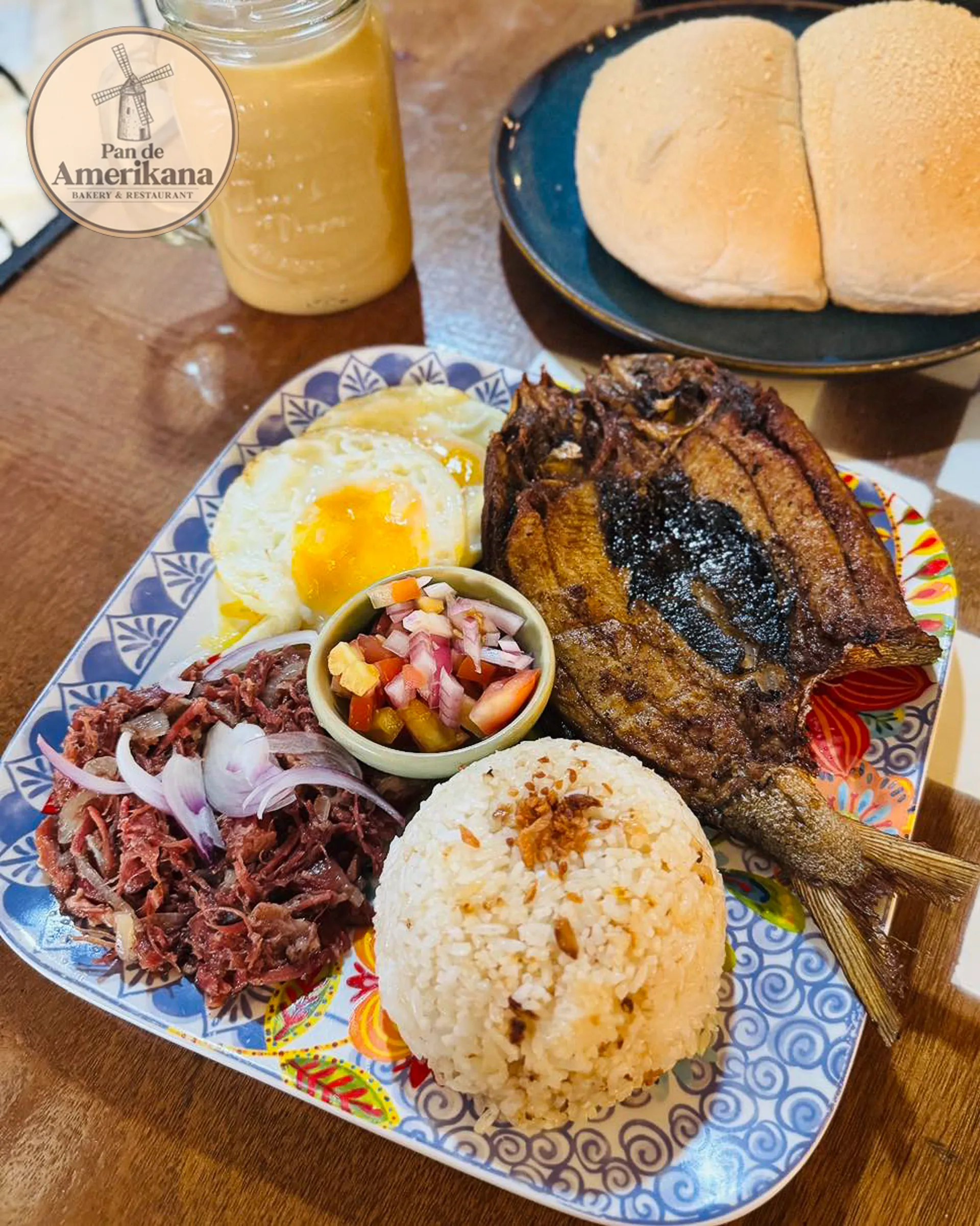 Pan de Amerikana Bakery & Restaurant